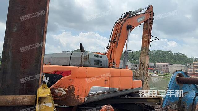整機右后45°(整機外觀) 整機右后45°(整機外觀)