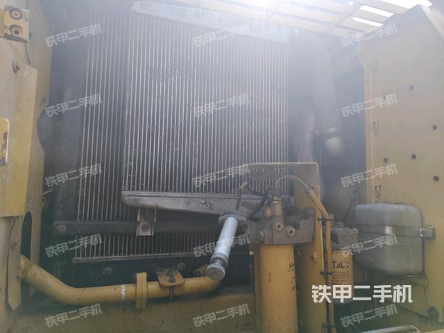 散熱器正面(大件艙室) 散熱器正面(大件艙室)