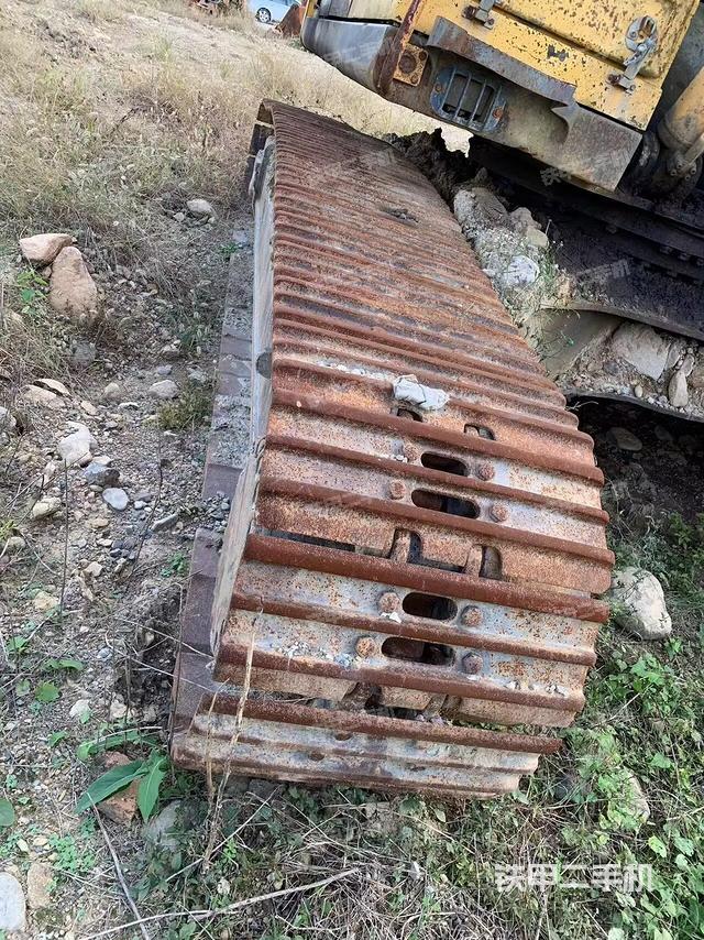 单侧履带整体(整机外观) 单侧履带整体(整机外观)