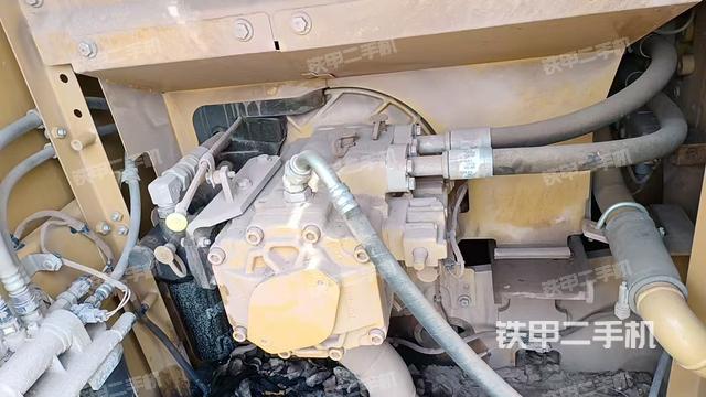 駕駛室整體(整機外觀) 駕駛室整體(整機外觀)