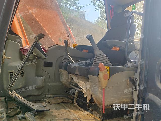 驾驶室整体（整机外观）