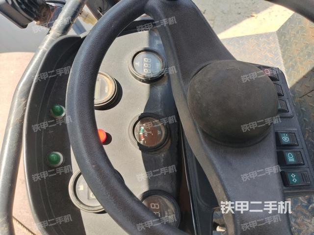 后玻璃角標(biāo)(壓路機(jī)駕駛室) 后玻璃角標(biāo)(壓路機(jī)駕駛室)