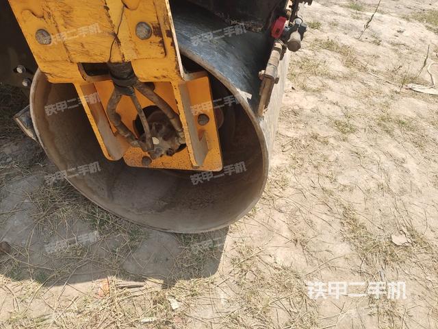 前車架正右側(cè)(壓路機前后車架) 前車架正右側(cè)(壓路機前后車架)