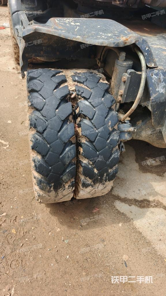 左侧履带整体 (行走机构) 左侧履带整体 (行走机构)