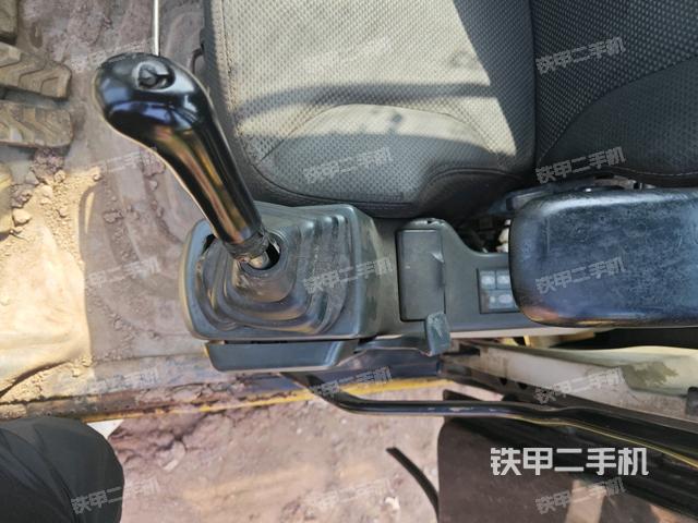 座椅左側(cè)控制臺(tái)/音響/含左手柄(駕駛室部分) 座椅左側(cè)控制臺(tái)/音響/含左手柄(駕駛室部分)