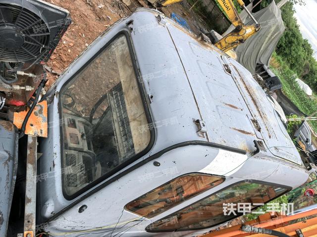 駕駛室頂部俯視(上車部件) 駕駛室頂部俯視(上車部件)