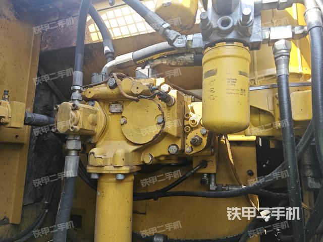 液壓泵斜45?右(大件艙室) 液壓泵斜45?右(大件艙室)