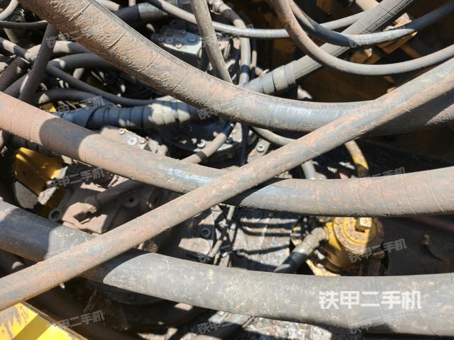 中央回轉接頭特寫(上車部件) 中央回轉接頭特寫(上車部件)