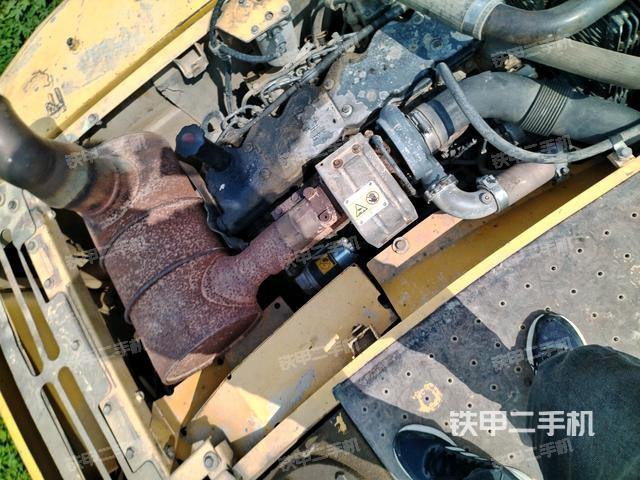 发动机室(上车部件) 发动机室(上车部件)