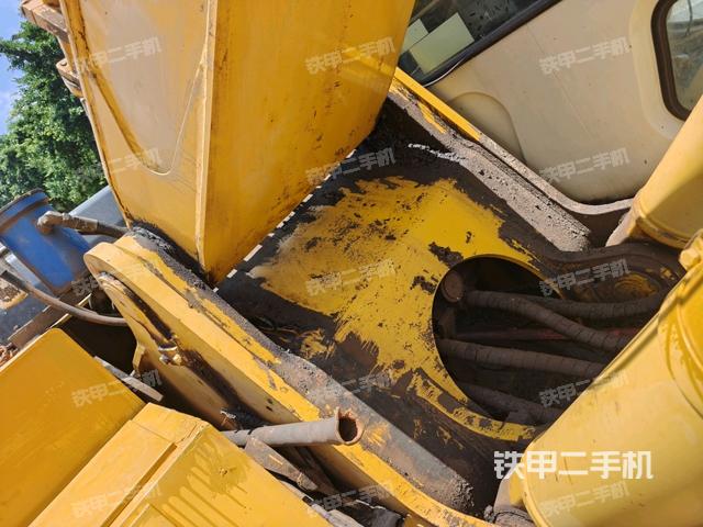 大臂根部?斜視(工作和回轉裝置) 大臂根部?斜視(工作和回轉裝置)