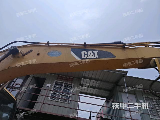 大臂整体 右侧(工作和回转装置) 大臂整体 右侧(工作和回转装置)