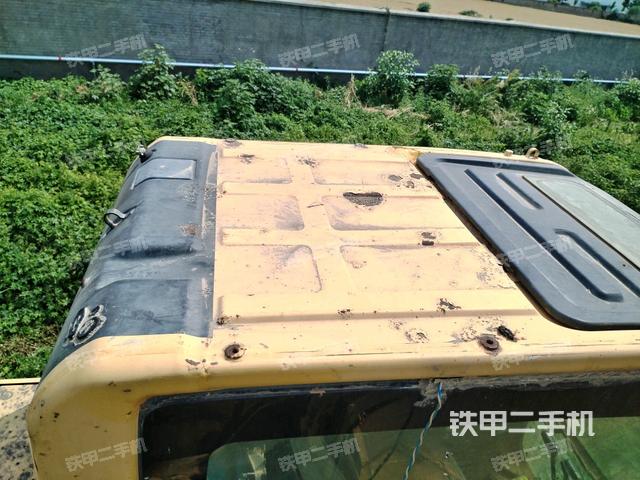 驾驶室顶部俯视(上车部件) 驾驶室顶部俯视(上车部件)