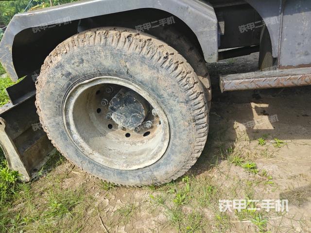 左导向轮(行走机构) 左导向轮(行走机构)