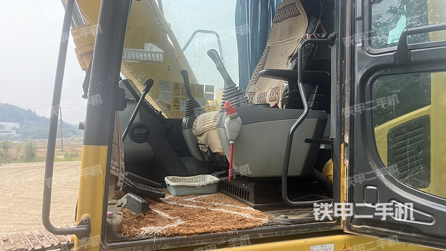 驾驶室整体（整机外观）