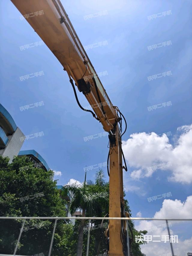 小臂整體左后(工作和回轉裝置) 小臂整體左后(工作和回轉裝置)