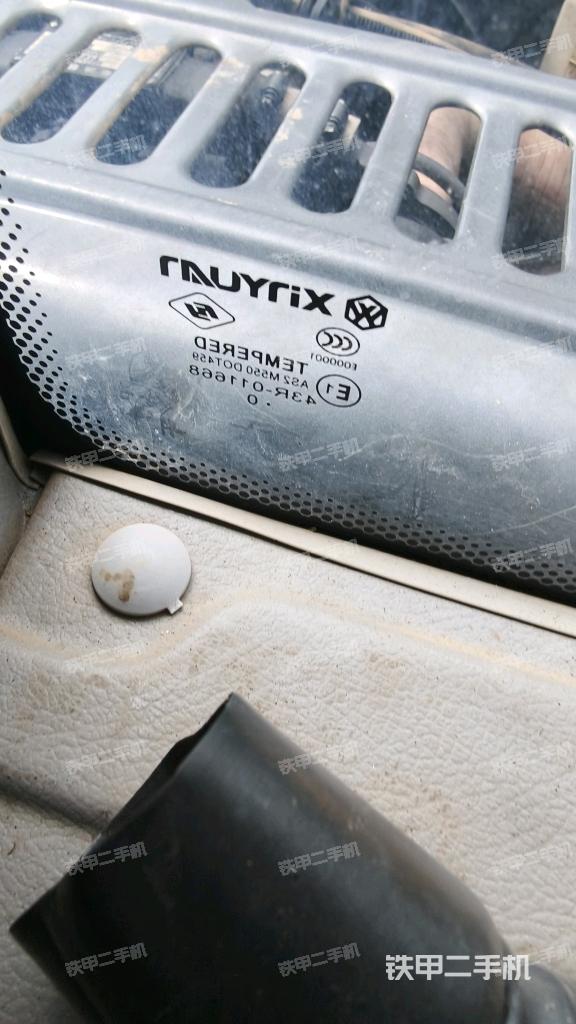 后窗玻璃角标(驾驶室部分) 后窗玻璃角标(驾驶室部分)