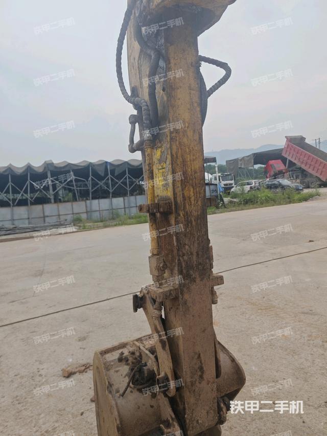 小臂整體左后(工作和回轉(zhuǎn)裝置) 小臂整體左后(工作和回轉(zhuǎn)裝置)