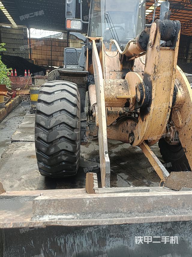 駕駛室操作臺(整機(jī)外觀及大件) 駕駛室操作臺(整機(jī)外觀及大件)