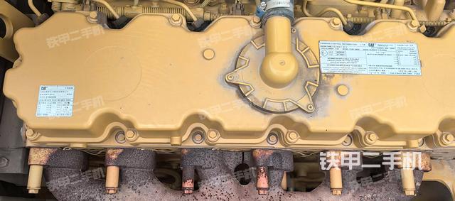 液壓泵艙室正面整體(整機外觀) 液壓泵艙室正面整體(整機外觀)