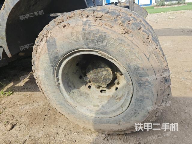 左驱动轮(行走机构) 左驱动轮(行走机构)