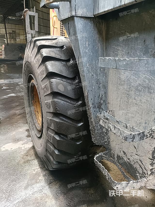 工作裝置整體(整機(jī)外觀及大件) 工作裝置整體(整機(jī)外觀及大件)