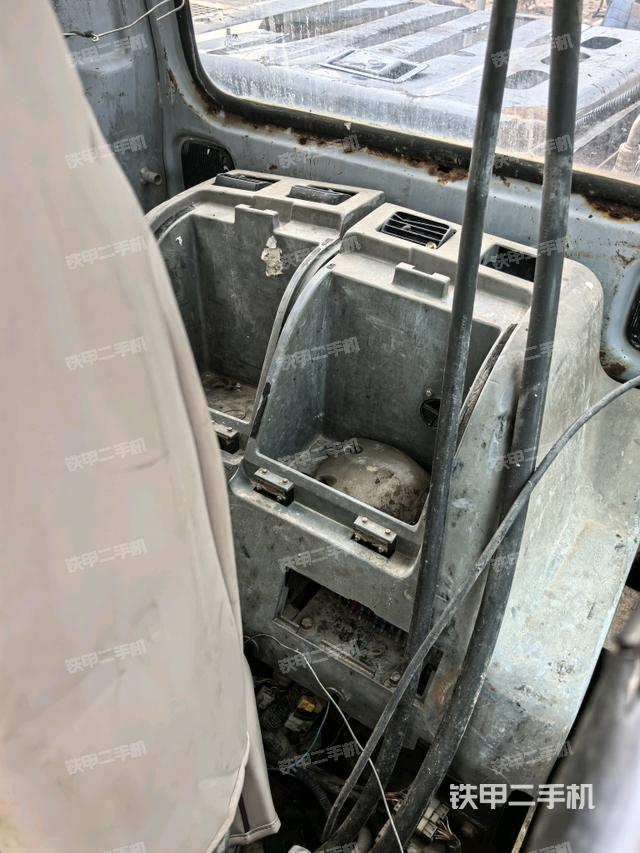 后窗玻璃角標(biāo)(駕駛室部分) 后窗玻璃角標(biāo)(駕駛室部分)