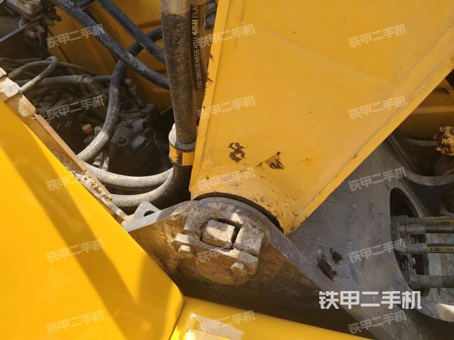 大臂根部 斜视(工作和回转装置) 大臂根部 斜视(工作和回转装置)