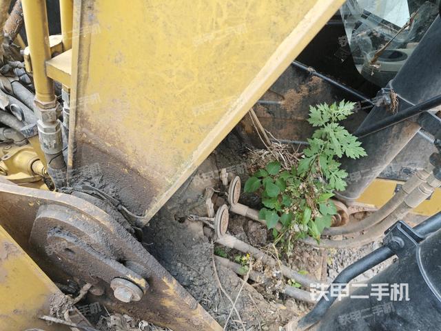 大臂根部 斜视(工作和回转装置) 大臂根部 斜视(工作和回转装置)