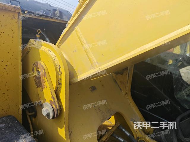 大臂根部?斜視(工作和回轉(zhuǎn)裝置) 大臂根部?斜視(工作和回轉(zhuǎn)裝置)
