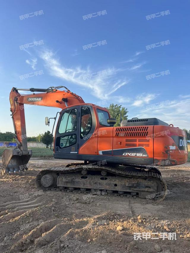 駕駛室頂部（整機(jī)外觀）