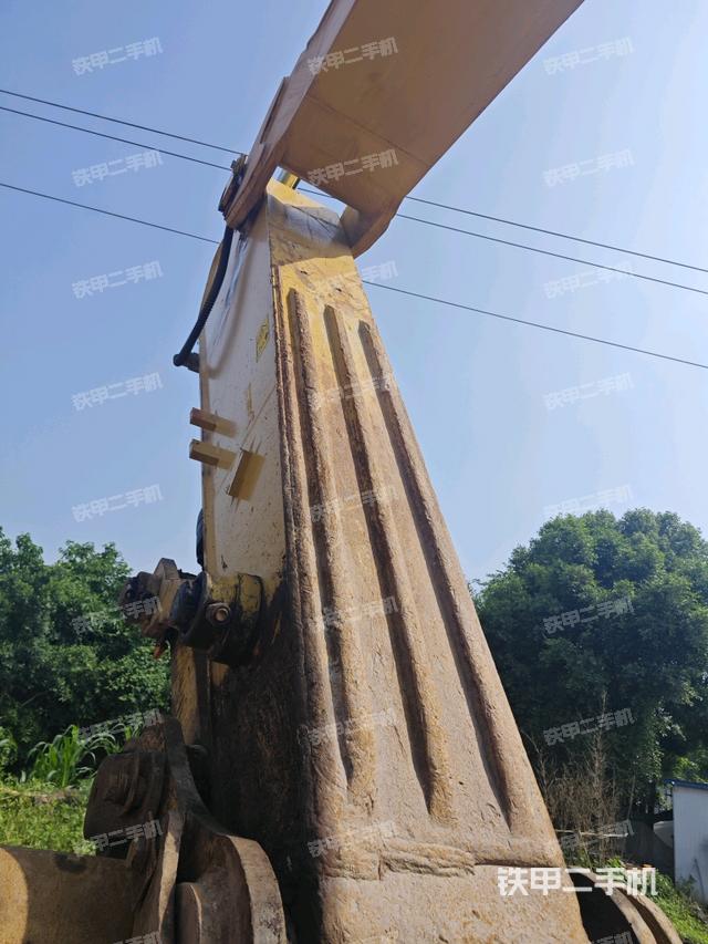 小臂整體左后(工作和回轉(zhuǎn)裝置) 小臂整體左后(工作和回轉(zhuǎn)裝置)