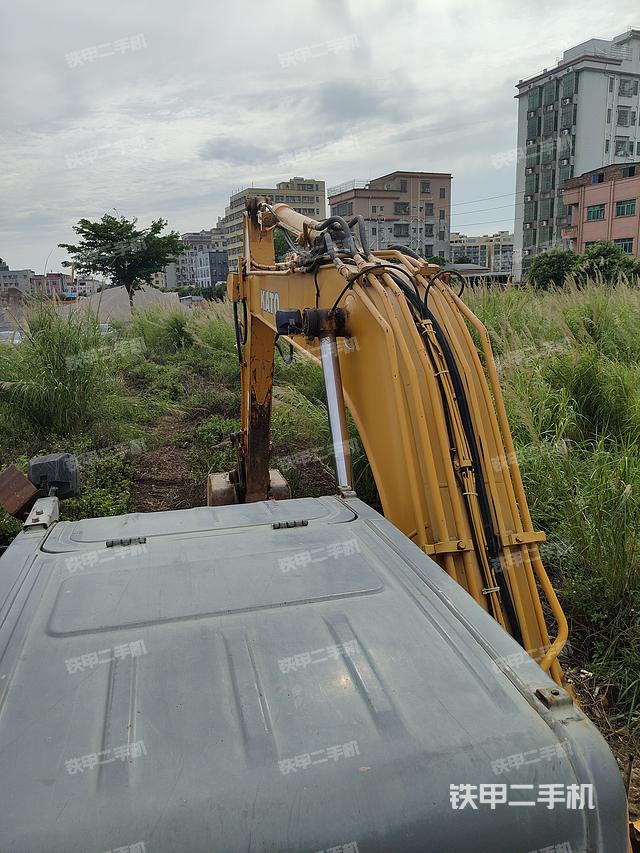 駕駛室頂部(整機外觀) 駕駛室頂部(整機外觀)