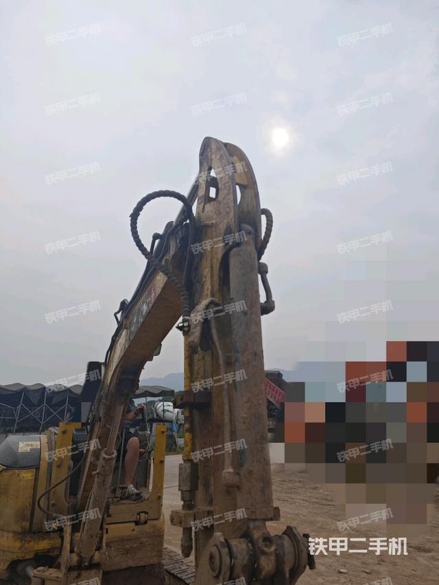 小臂整體右前(工作和回轉(zhuǎn)裝置) 小臂整體右前(工作和回轉(zhuǎn)裝置)