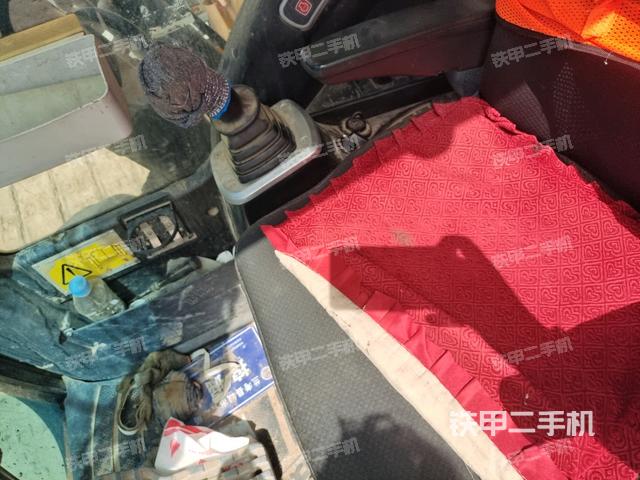 座椅后部(駕駛室部分) 座椅后部(駕駛室部分)
