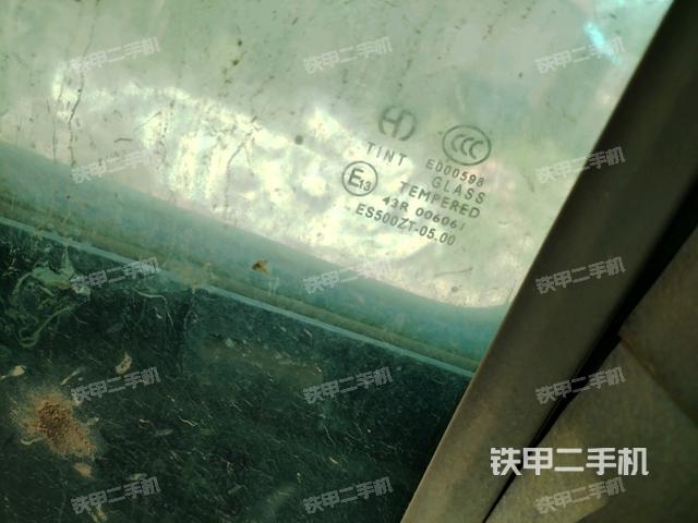 后窗玻璃角標(駕駛室部分) 后窗玻璃角標(駕駛室部分)