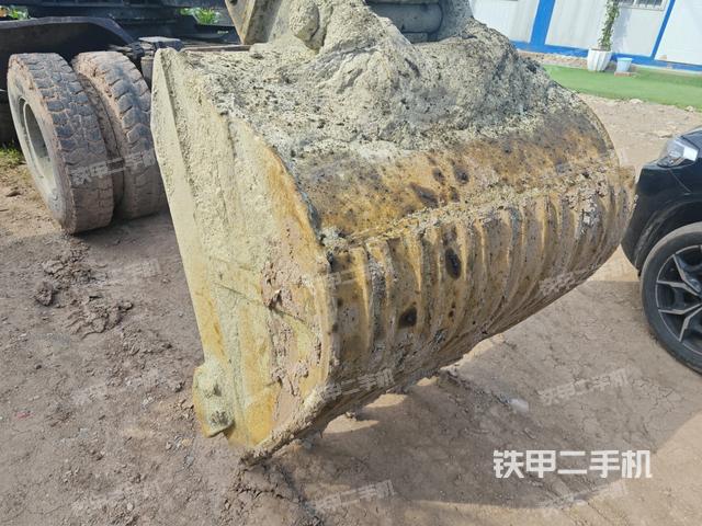 铲斗45度(工作和回转装置) 铲斗45度(工作和回转装置)