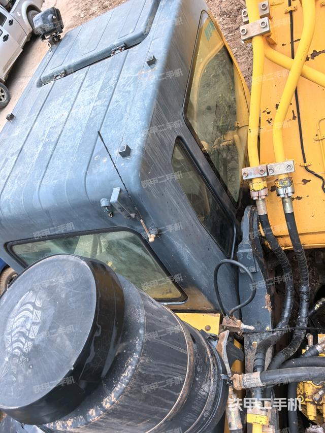 駕駛室頂部俯視（上車部件）