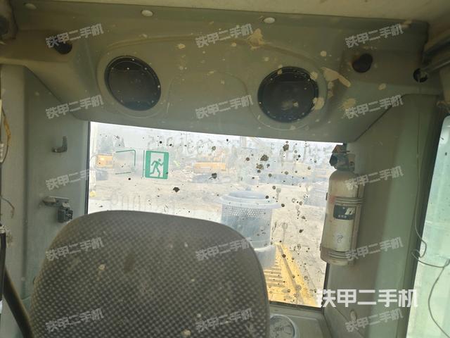 后窗玻璃角标(驾驶室部分) 后窗玻璃角标(驾驶室部分)