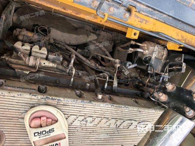 中央回轉(zhuǎn)接頭特寫（上車部件）