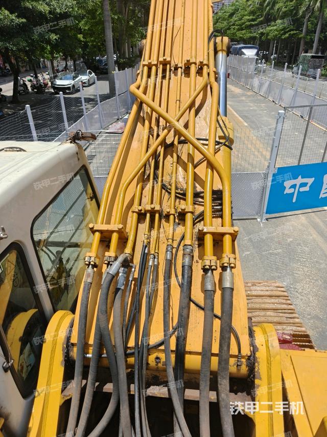 大臂背部俯視(工作和回轉裝置) 大臂背部俯視(工作和回轉裝置)