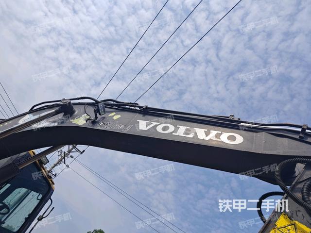 大臂整体 右侧(工作和回转装置) 大臂整体 右侧(工作和回转装置)