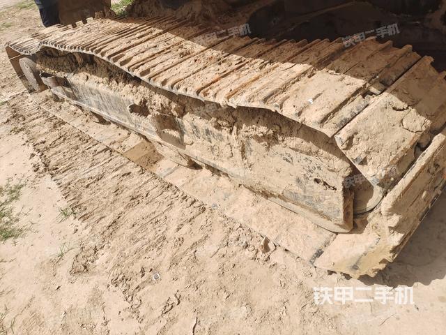 左側(cè)履帶整體?(行走機(jī)構(gòu)) 左側(cè)履帶整體?(行走機(jī)構(gòu))