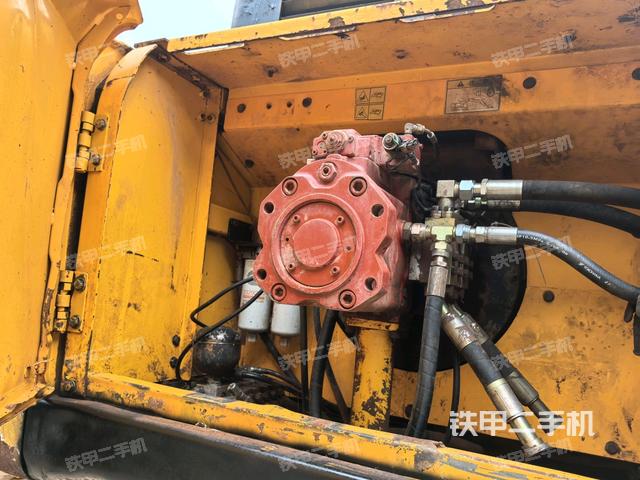 液壓泵斜45?左（大件艙室）