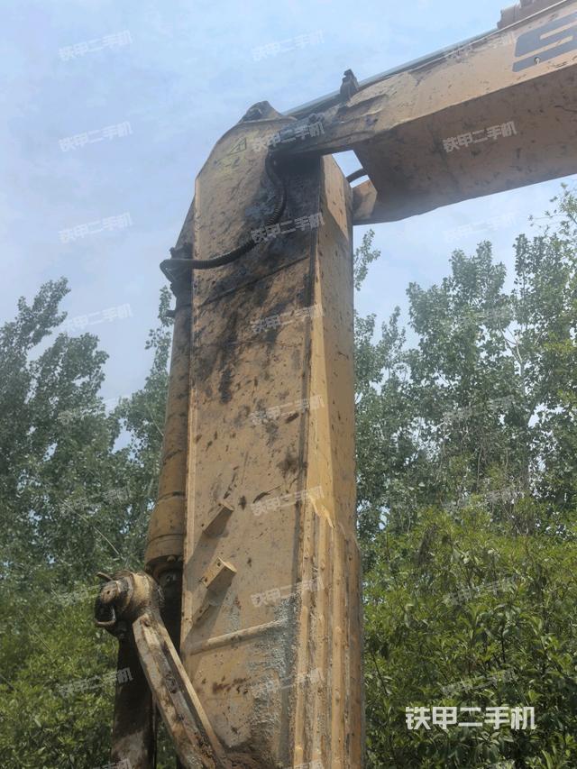 小臂整體左后(工作和回轉(zhuǎn)裝置) 小臂整體左后(工作和回轉(zhuǎn)裝置)