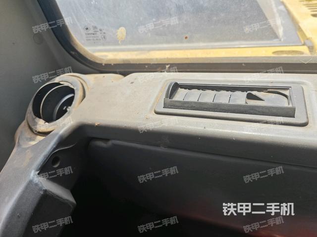 后窗玻璃角标(驾驶室部分) 后窗玻璃角标(驾驶室部分)