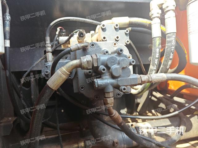 液壓泵斜45?左（大件艙室）