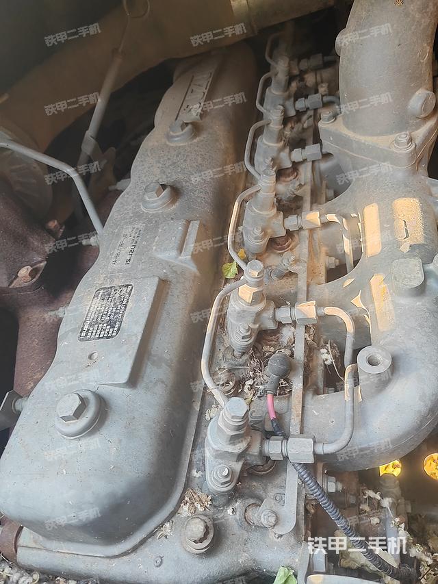 回转马达和主控阀（整机外观）