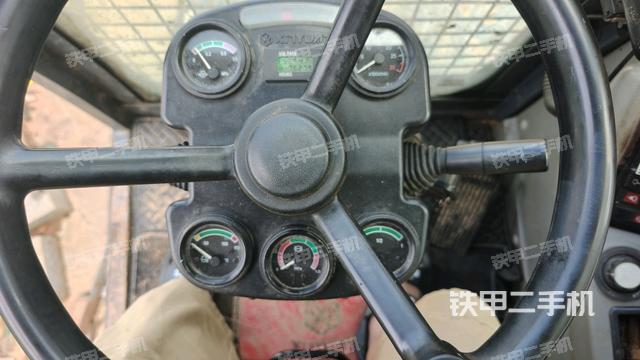 显示屏 (驾驶室部分) 显示屏 (驾驶室部分)