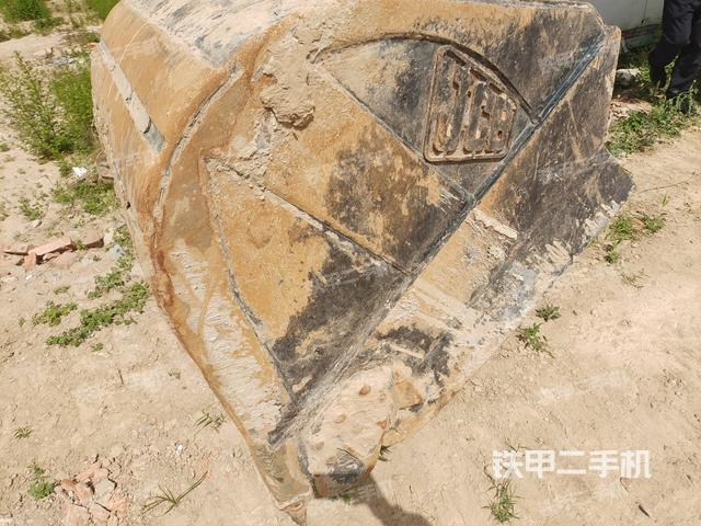 大臂油缸整體?豎拍(工作和回轉(zhuǎn)裝置) 大臂油缸整體?豎拍(工作和回轉(zhuǎn)裝置)