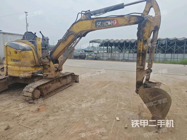 右前45(整機(jī)外觀) 右前45(整機(jī)外觀)